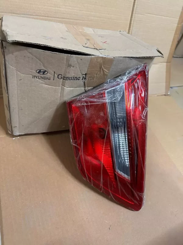 LAMP ASSY-REAR COMB INSIDE,LH 92403A0000 - Image 3